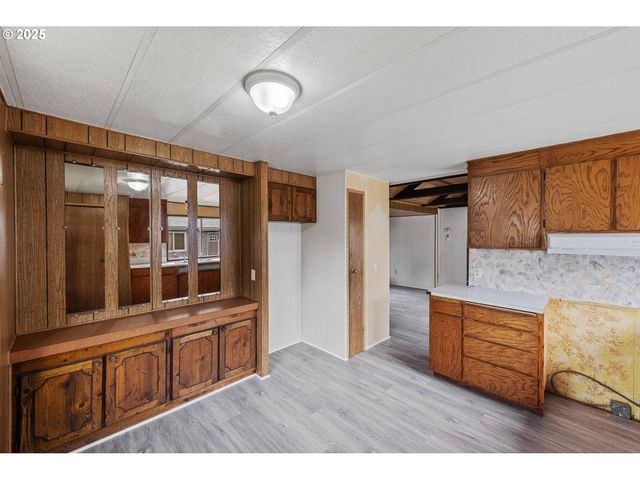 63541 Flower Rd, Coos Bay, OR 97420
