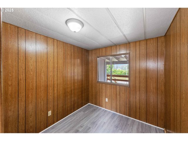 63541 Flower Rd, Coos Bay, OR 97420
