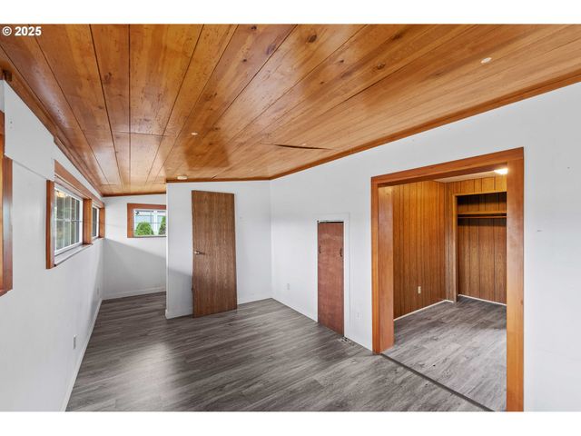 63541 Flower Rd, Coos Bay, OR 97420