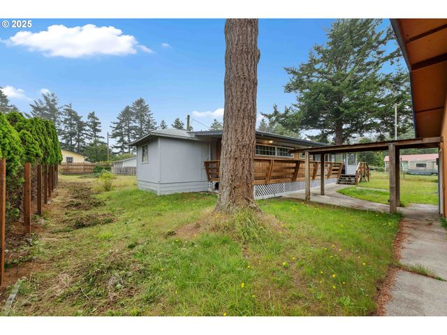 63541 Flower Rd, Coos Bay, OR 97420