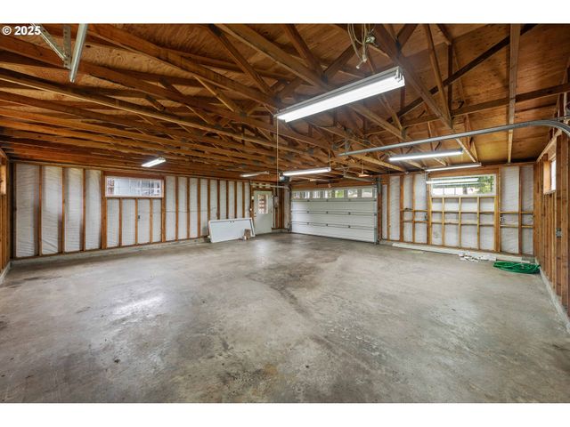 63541 Flower Rd, Coos Bay, OR 97420