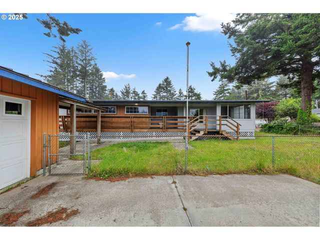 63541 Flower Rd, Coos Bay, OR 97420