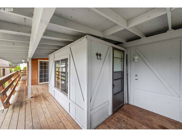 63541 Flower Rd, Coos Bay, OR 97420