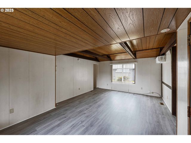 63541 Flower Rd, Coos Bay, OR 97420