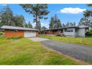 63541 Flower Rd, Coos Bay, OR 97420