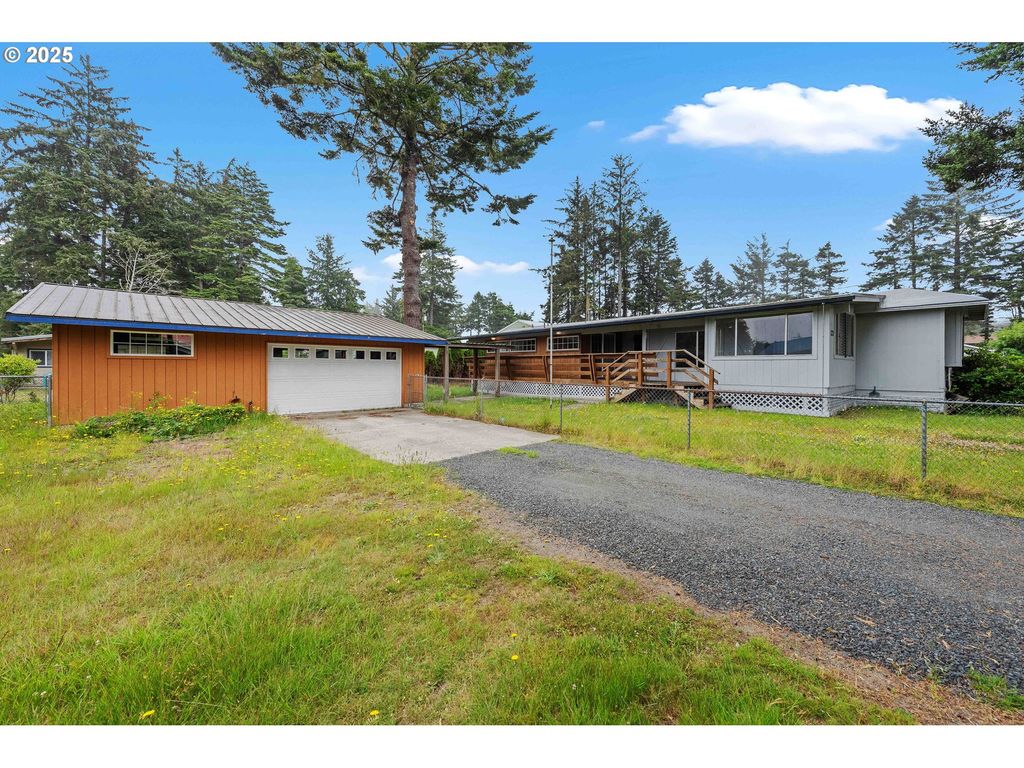 63541 Flower Rd, Coos Bay, OR 97420