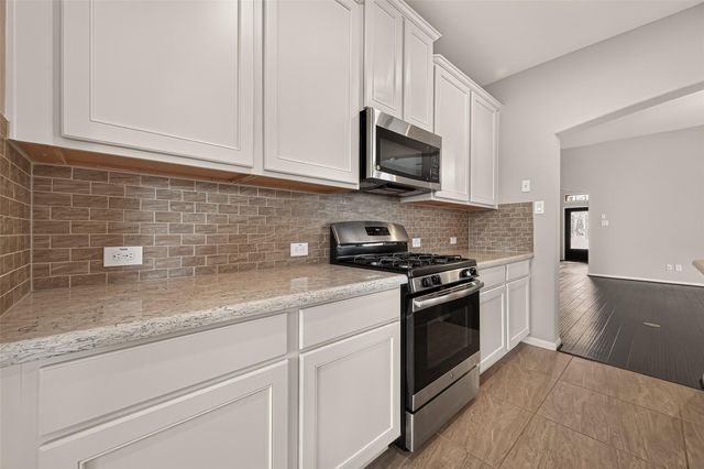 18590 Legend Oaks Drive, Magnolia, TX 77355