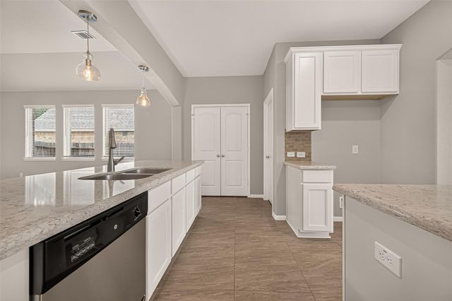 18590 Legend Oaks Drive, Magnolia, TX 77355