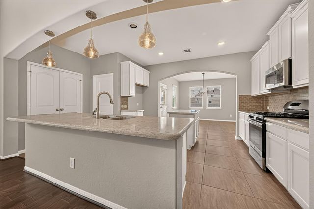 18590 Legend Oaks Drive, Magnolia, TX 77355