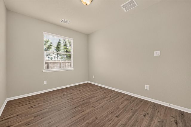 18590 Legend Oaks Drive, Magnolia, TX 77355