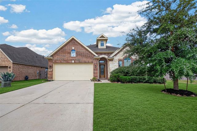 18590 Legend Oaks Drive, Magnolia, TX 77355