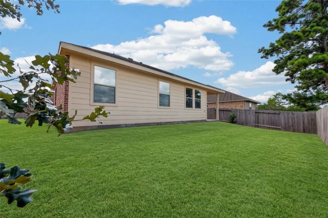18590 Legend Oaks Drive, Magnolia, TX 77355