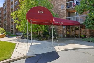 1500 Cochran Road 901, Scott Twp, PA 15243