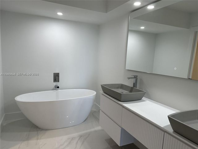 19101 NE 36th Court 1811, Aventura, FL 33180