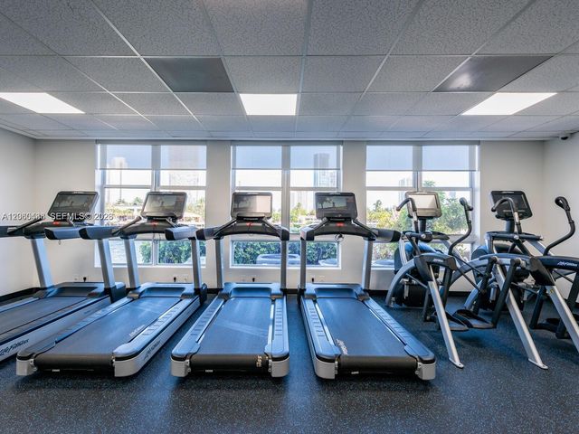 19101 NE 36th Court 1811, Aventura, FL 33180