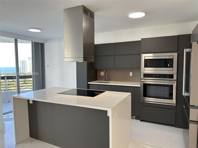 19101 NE 36th Court 1811, Aventura, FL 33180