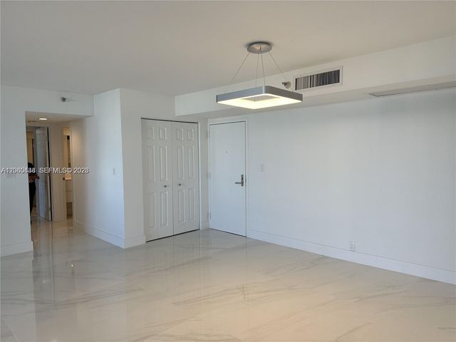 19101 NE 36th Court 1811, Aventura, FL 33180