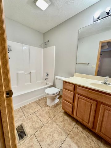 1117 N Andre Avenue, Republic, MO 65738