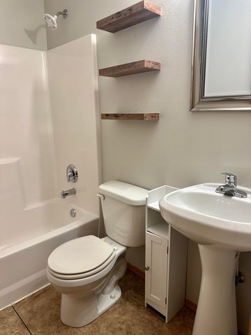 1117 N Andre Avenue, Republic, MO 65738