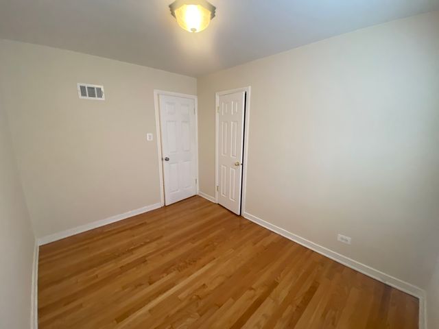 8227 Keating Avenue 1B, Skokie, IL 60076