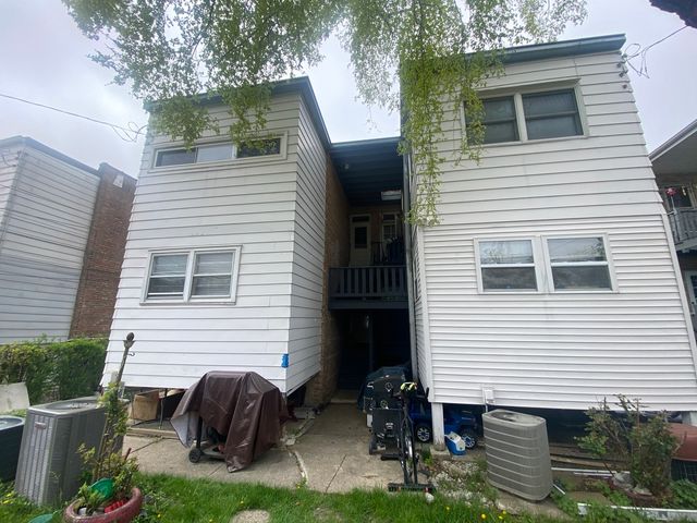 8227 Keating Avenue 1B, Skokie, IL 60076