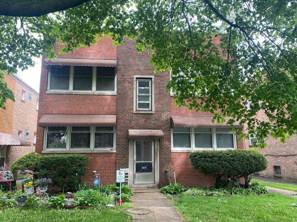8227 Keating Avenue 1B, Skokie, IL 60076