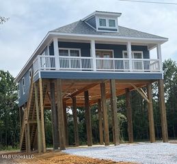 111 Blakemore Avenue, Bay Saint Louis, MS 39520