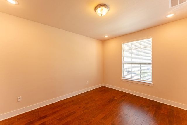 13501 Metric BLVD 46, Austin, TX 78727