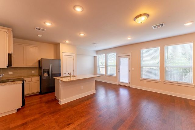 13501 Metric BLVD 46, Austin, TX 78727
