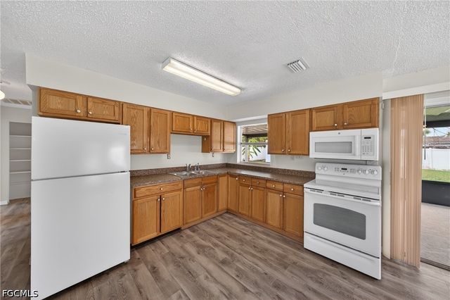 2254 9th TER, Lehigh Acres, FL 33936