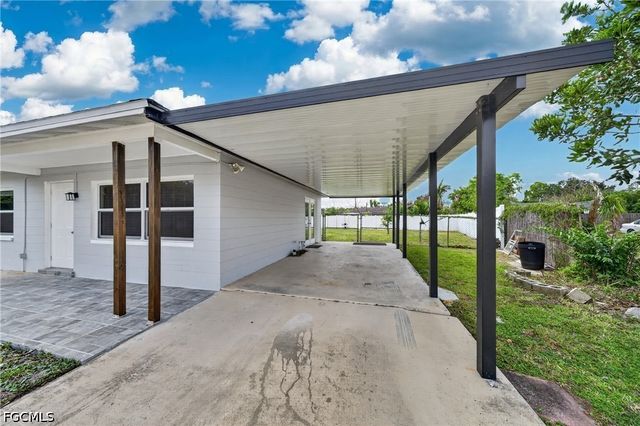 2254 9th TER, Lehigh Acres, FL 33936