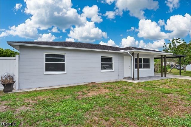2254 9th TER, Lehigh Acres, FL 33936