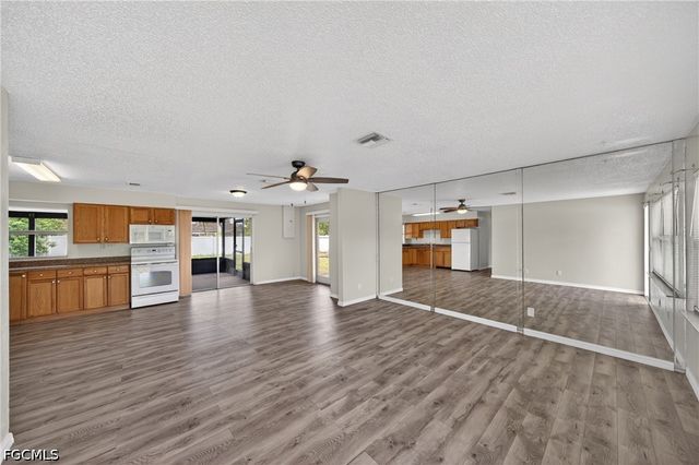 2254 9th TER, Lehigh Acres, FL 33936