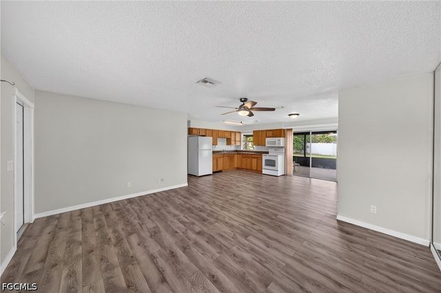 2254 9th TER, Lehigh Acres, FL 33936