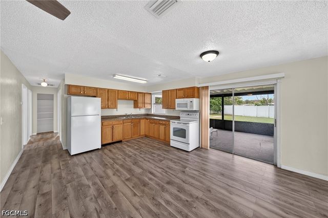 2254 9th TER, Lehigh Acres, FL 33936