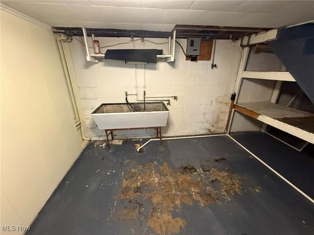 424 3rd Street NE, New Philadelphia, OH 44663