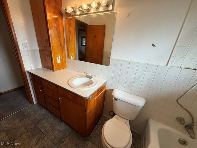 424 3rd Street NE, New Philadelphia, OH 44663