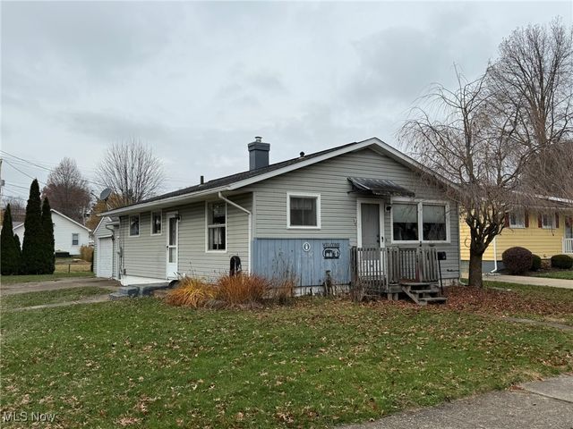 424 3rd Street NE, New Philadelphia, OH 44663