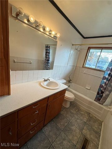 424 3rd Street NE, New Philadelphia, OH 44663