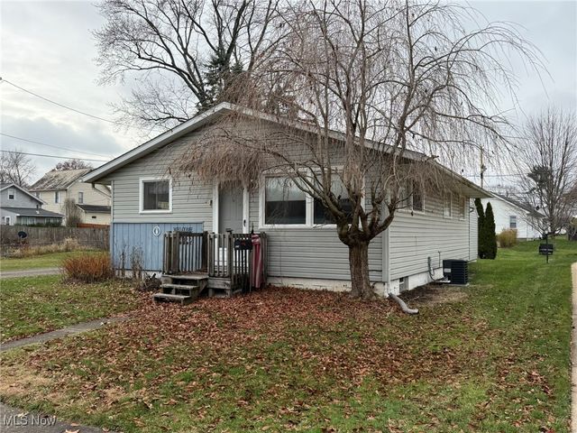 424 3rd Street NE, New Philadelphia, OH 44663