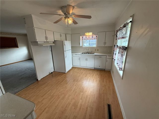 424 3rd Street NE, New Philadelphia, OH 44663