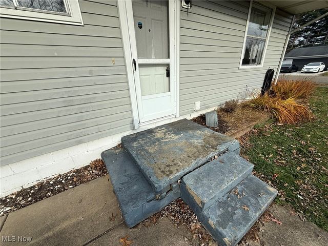 424 3rd Street NE, New Philadelphia, OH 44663