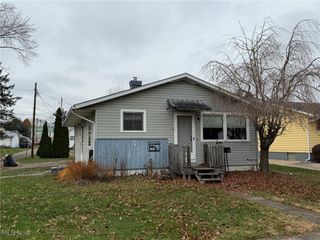 424 3rd Street NE, New Philadelphia, OH 44663