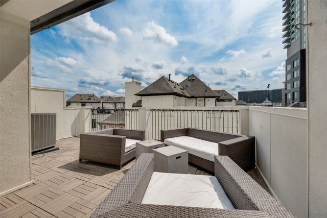 425 S Cesar Chavez Boulevard, Dallas, TX 75201
