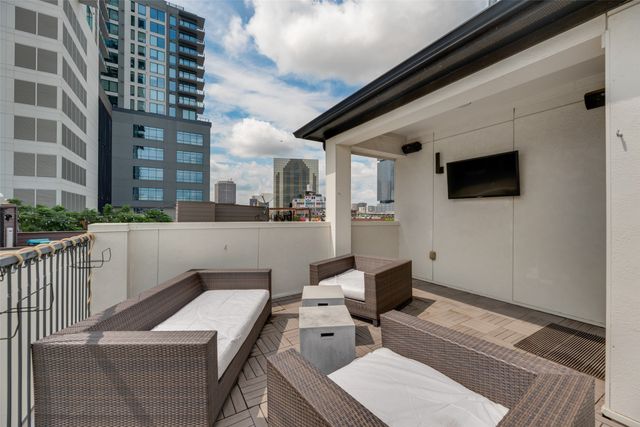 425 S Cesar Chavez Boulevard, Dallas, TX 75201