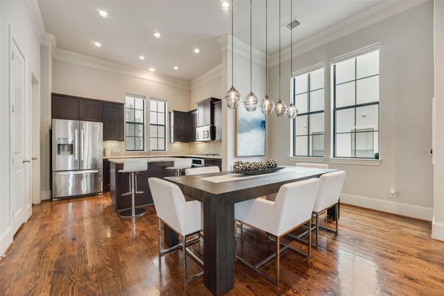 425 S Cesar Chavez Boulevard, Dallas, TX 75201