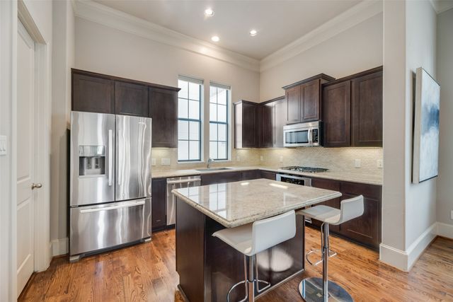 425 S Cesar Chavez Boulevard, Dallas, TX 75201