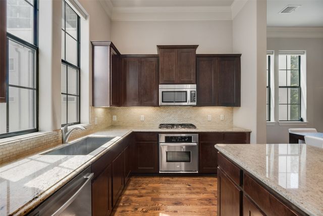 425 S Cesar Chavez Boulevard, Dallas, TX 75201
