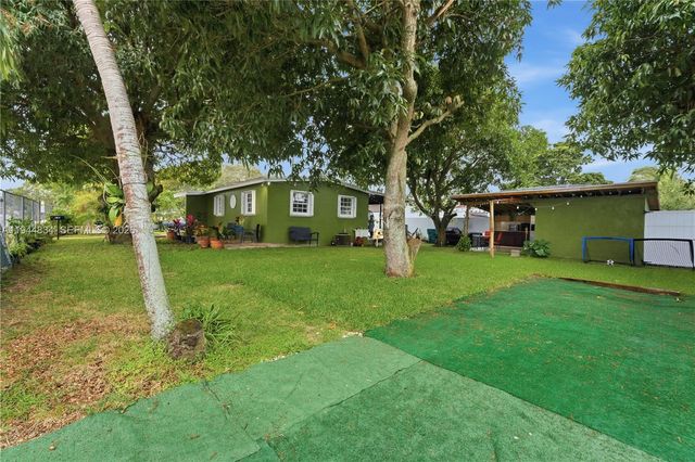 1901 NW 153rd St, Miami Gardens, FL 33054