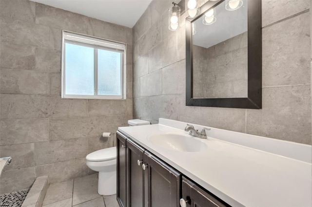 747 DERBYSHIRE ROAD, Daytona Beach, FL 32114